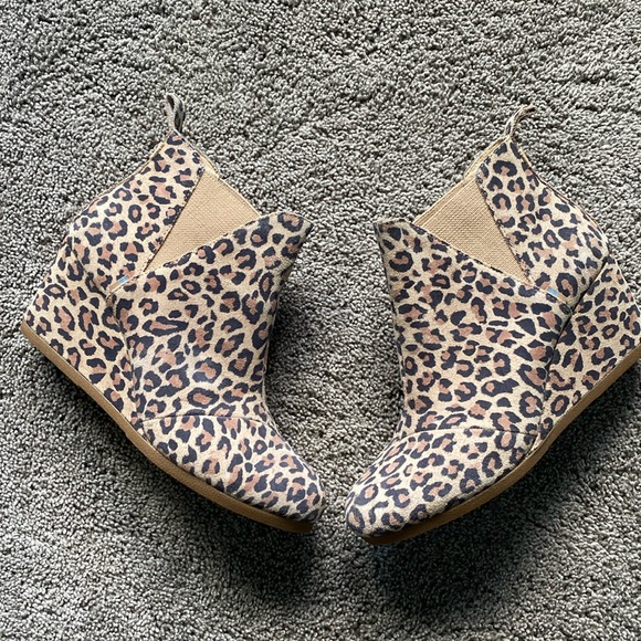 Tom’s leopard print wedge booties, size 9 - Picture 1 of 4